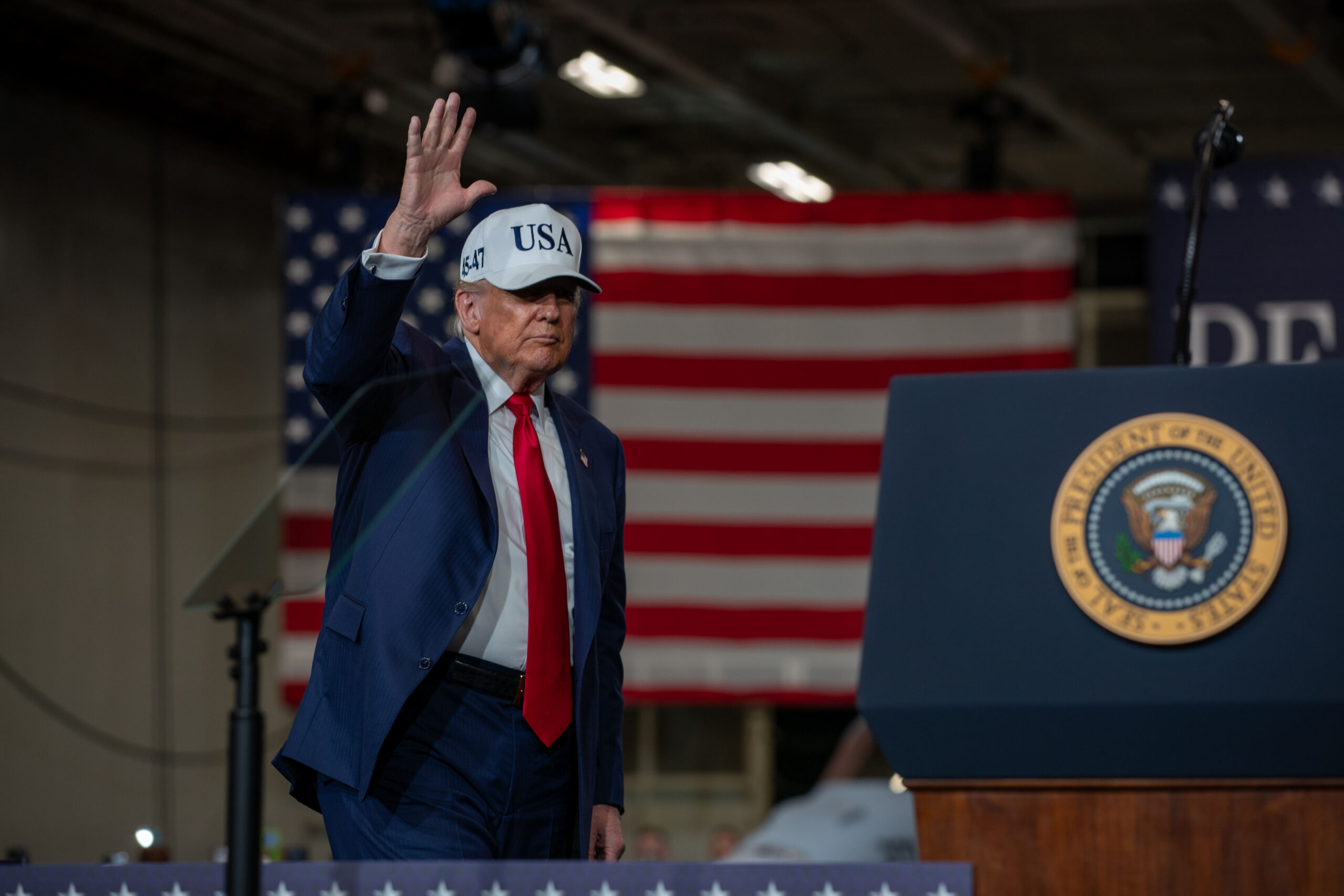 "Sell America" trend continues - will it be inflationary?