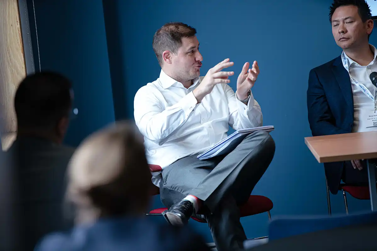 COLLABORATE WITH SENIOR PEERS IN HIGH-IMPACT WORKSHOPS